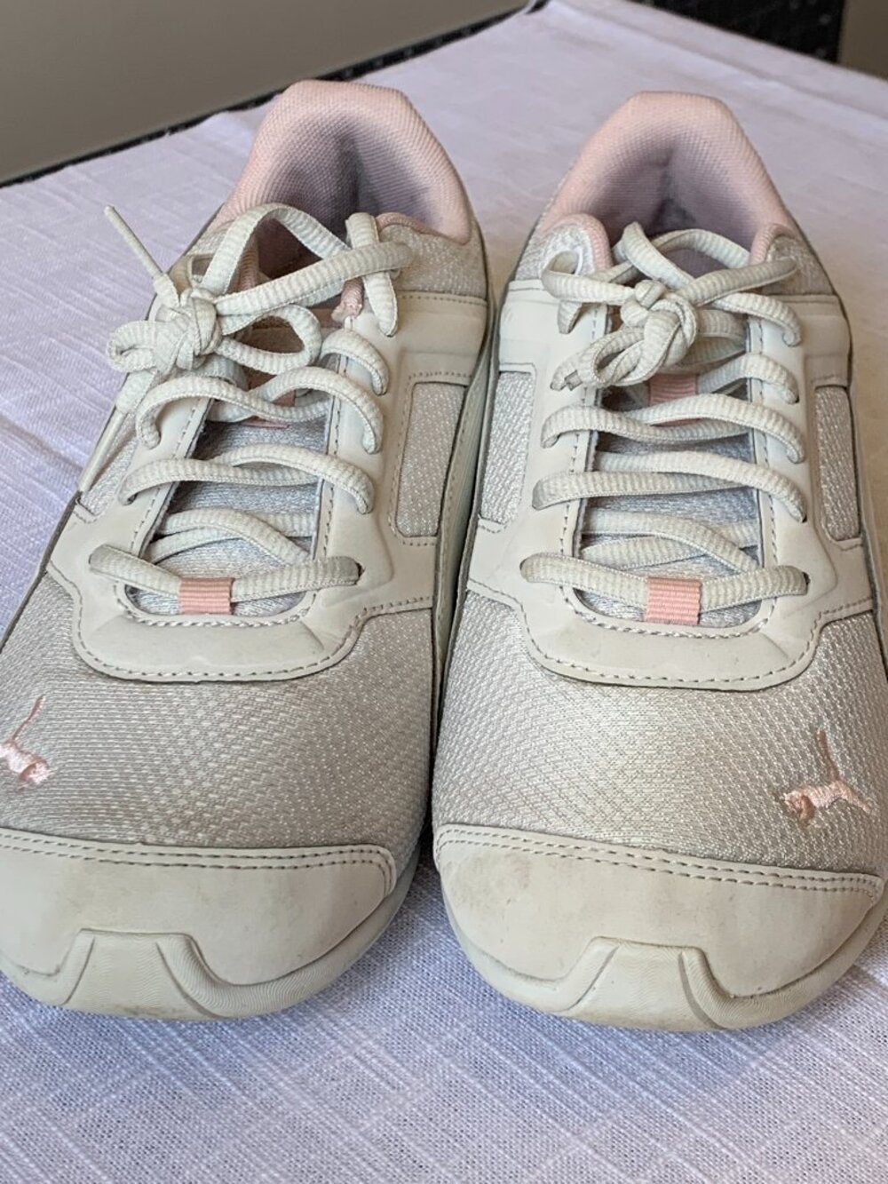 PUMA Women's Tazon 6 Sneakers, White & Pink Tennis Shoes, size 7, fair